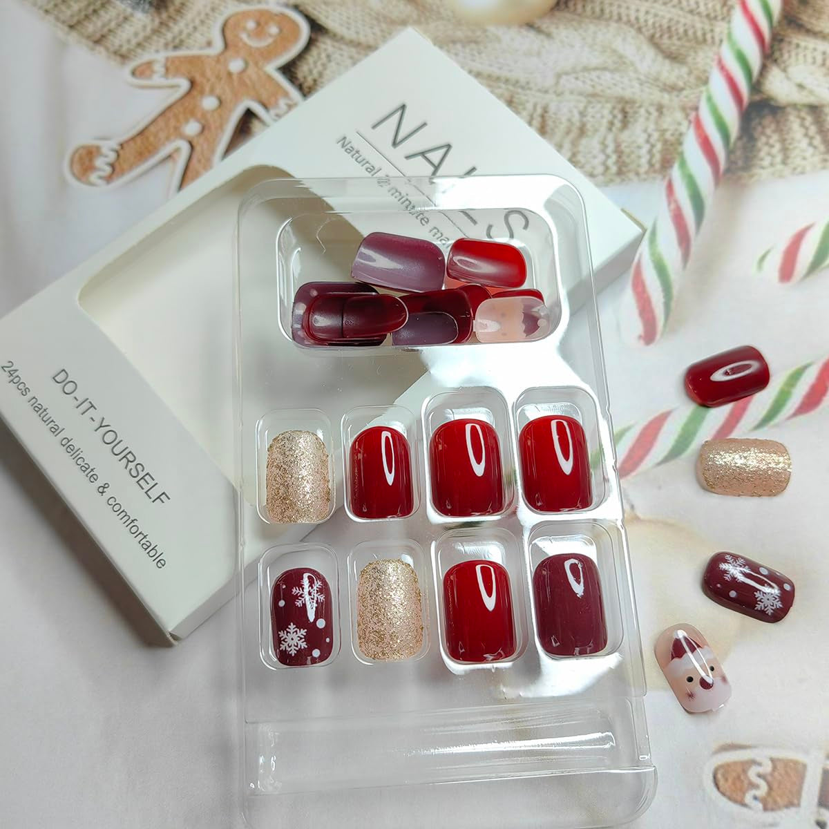 24Pcs Christmas Fake Nails Short Square Press on Nails Cute Santa Claus Glue on Nails Winter Snowflake False Nails Gold Glitter Full Cover Coffin Christmas Acrylic Nails for Women Manicure Decoration