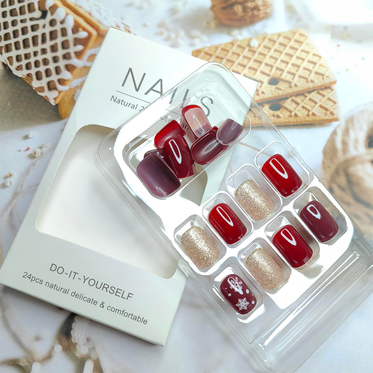 24Pcs Christmas Fake Nails Short Square Press on Nails Cute Santa Claus Glue on Nails Winter Snowflake False Nails Gold Glitter Full Cover Coffin Christmas Acrylic Nails for Women Manicure Decoration